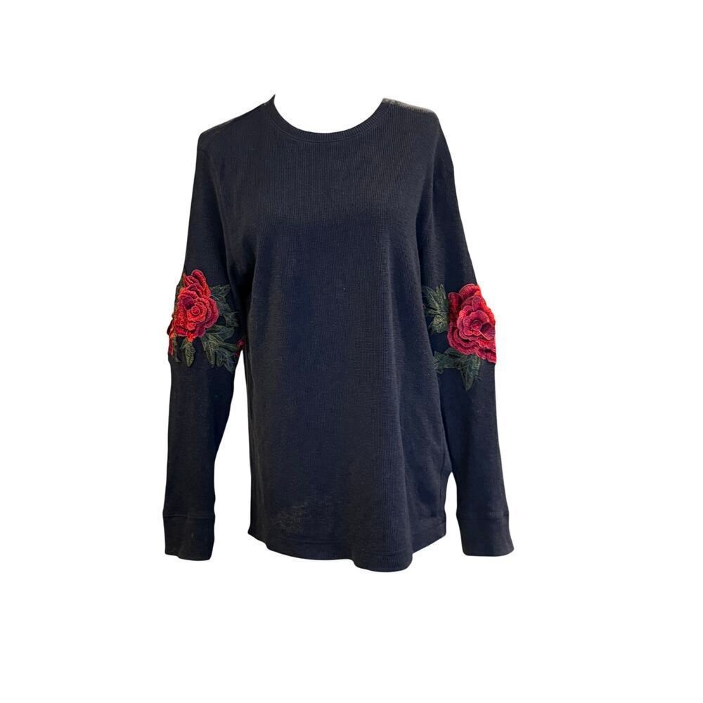 FURST OF A KIND Thermal with Rose Aplique on Sleeves in Size Large